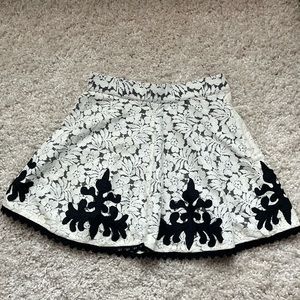 Jessica Simpson Lace Skirt, Juniors Size S, EUC